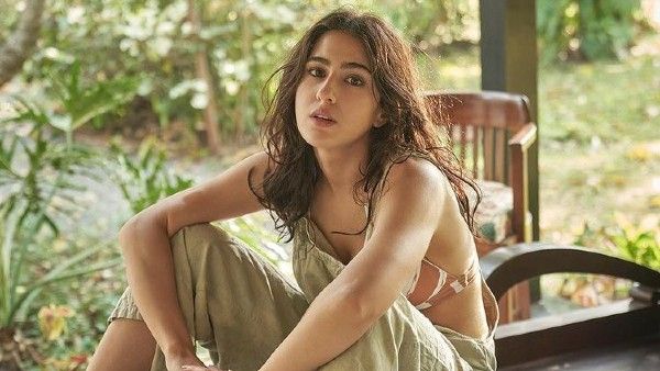 Sara Ali Khan Gets Upset After Being Pushed By Paparazzi; Refuses To Pose For The Cameras