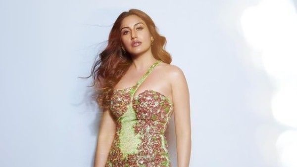 Surbhi Chandna Talks About Hosting Hunarbaaz: Bharti Is A Very Talented Host; I'm Not Replacing Her In Any Way