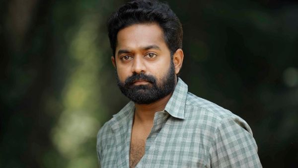 Asif Ali Meets With An Accident During The Shoot Of The Ranjith Cinema; Suffers Leg Injury