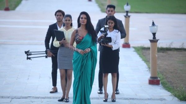 Esha Gupta Gears Up To Play Glamorous Image Maker In Aashram: Getting Aashram Was A Gift From The Universe