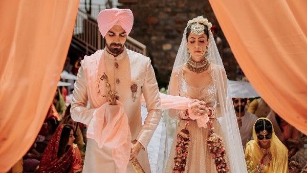 Udaariyaan Fame Karan V Grover Ties The Knot With Girlfriend Poppy Jabbal