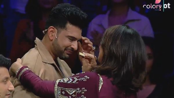 Dance Deewane Juniors: Karan Kundrra And Neetu Kapoor Have Emotional Moment On Stage; Watch Video