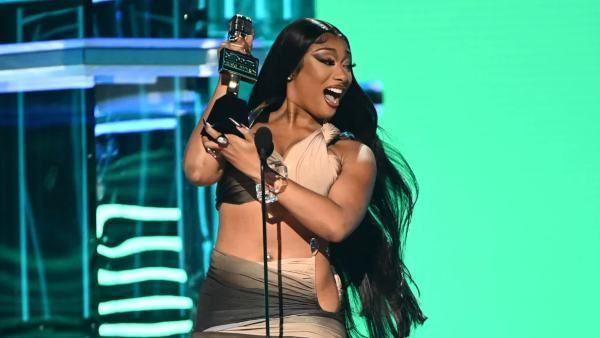 Billboard Music Awards 2022 Complete Winners List: BTS, Olivia Rodrigo, Drake & Taylor Swift Win Big