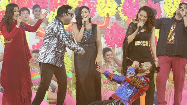 IPL 2022 Finale: Ranveer Singh Dances To KGF 2, RRR Songs; AR Rahman Sings 'Maa Tujhe Salaam'