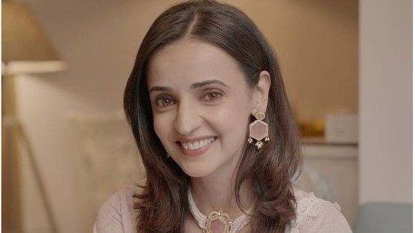 Sanaya Irani Is Open To Only Finite TV Shows; Talks About Her Web Series That Also Stars Mohit Malik