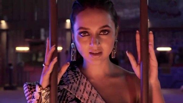 Tejasswi Prakash All Set To Enter Lock Upp To Play Her Power Card As Kangana Ranaut's Warden, WATCH