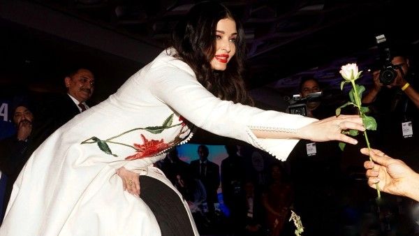Can Aishwarya Rai Bachchan Ever Impress Fans With Sartorial Choices? Gets Trolled Yet Again Over Her Outfit
