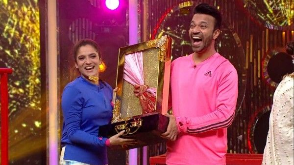 Smart Jodi Finale: Ankita Lokhande And Vicky Jain Bag The Coveted Trophy, Take Home Rs 25 Lakh Cash Prize