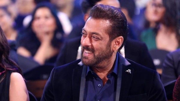 IIFA Rocks 2022: Salman Khan, Sara Ali Khan & Others Grace Bollywood's Biggest Night In Abu Dhabi