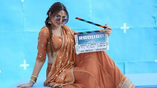 Mahira Sharma Wants To Do South Films; Reveals She Prefers Doing Projects That Don't Need Bold Scenes