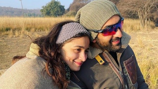 Memes On Alia Bhatt And Ranbir Kapoor Go Viral, As The Former Announces Pregnancy