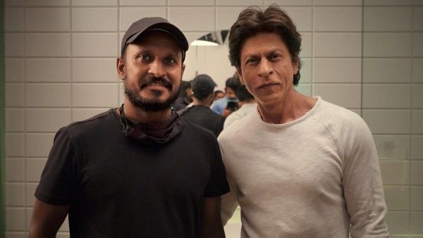 Cinematographer Shares How Shah Rukh Khan Is As A Person After Shooting His First Ad With Him!