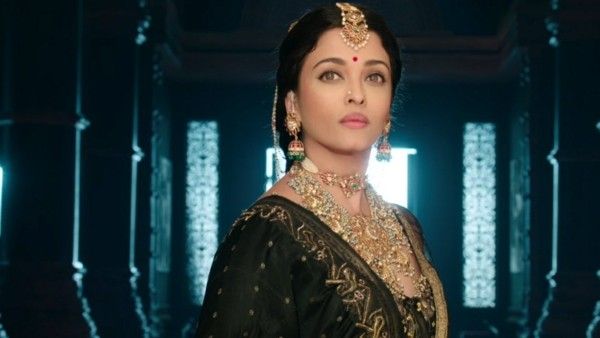 'Aishwarya Rai Bachchan's Days Are Not Over', Netizens Root For Her After Ponniyin Selvan's Teaser Release