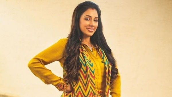 Swayamvar- Mika Di Vohti: Anupamaa's Rupali Ganguly Dazzles With A Stunning Performance At Mika’s Mehendi