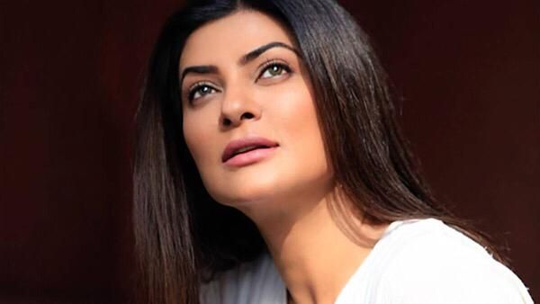 When Sushmita Sen Snapped Mahesh Bhatt's Hand And Retorted, 'You Do Not Talk To Me Like That'