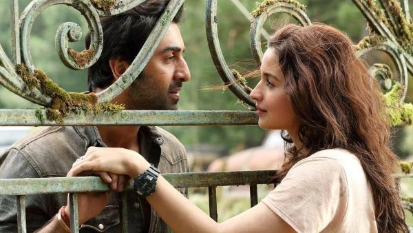 Brahmastra First Review: Ranbir Kapoor-Alia Bhatt's Film Is An 'Average' Affair
