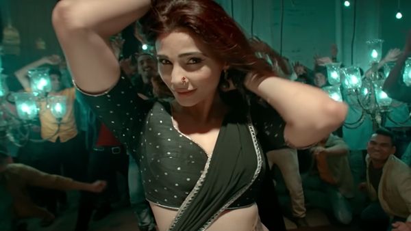 Daagdi Chaawl 2: Daisy Shah Dazzles In Marathi Item Number Raghu Pinjryat Ala