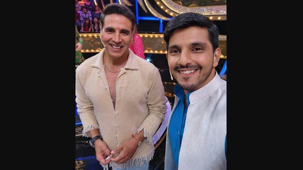 Pandya Store Star Kanwar Dhillon Meets His Idol Akshay Kumar; Shares A Childhood Pic With The Actor
