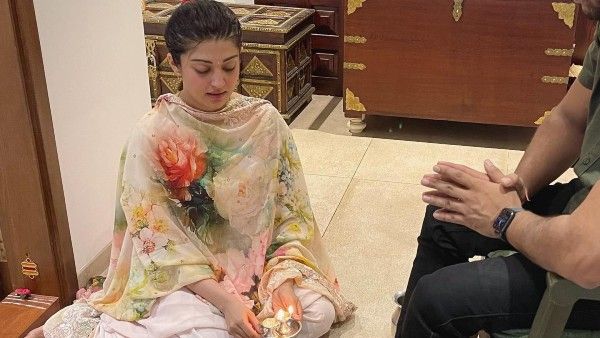 Hungama 2 Actress Pranitha Subhash Gets Criticised For Sitting At Her Husband's Feet; Hits Back At Naysayers