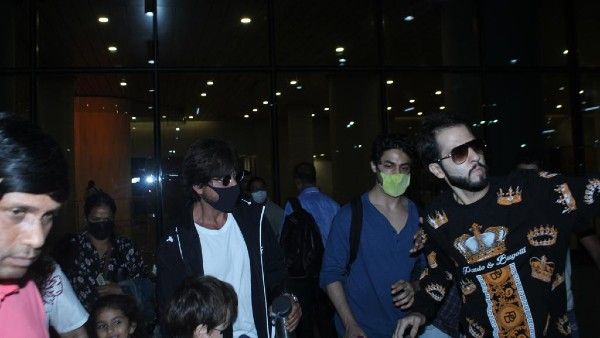 Aryan Khan Saves Shah Rukh Khan From Losing His Cool At Fan Who Grabbed His Hand At Airport (Caught On Camera)