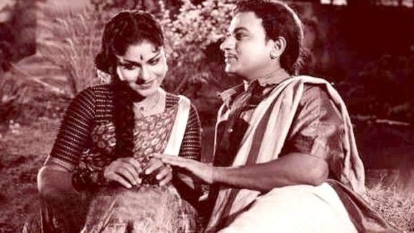 Veteran Actress Leelavathi Seriously Ill: KFCC President Ba Ma Harish Visits Her At Her Farmhouse