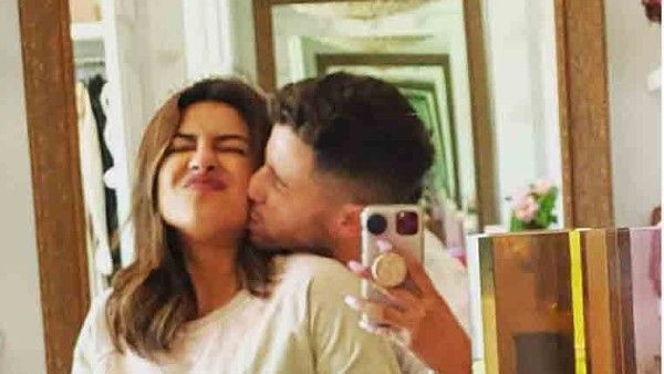 Priyanka Chopra And Nick Jonas Kiss At Global Citizen Festival; Jonas Says,‘I Am Honoured To Call Her My Wife'