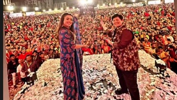 Rashmika Madanna Celebrates Navratri With ‘Dandiya Queen’ Falguni Pathak