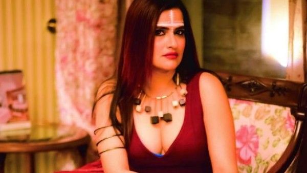 Sona Mohapatra Criticises Manike Mage Hithe Remake; Calls It ‘A Horror’