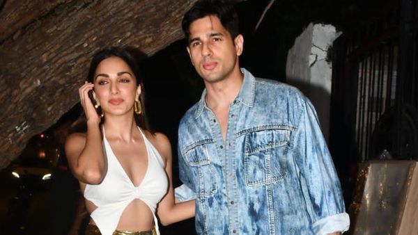 Kiara Advani Makes A Jaw-Dropping Appearance With Sidharth Malhotra At A Party
