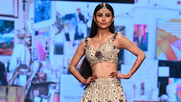 FDCI x Lakme Fashion Week 2022: Mouni Roy Aces The Quintessential Lehenga Girl Look As A Showstopper