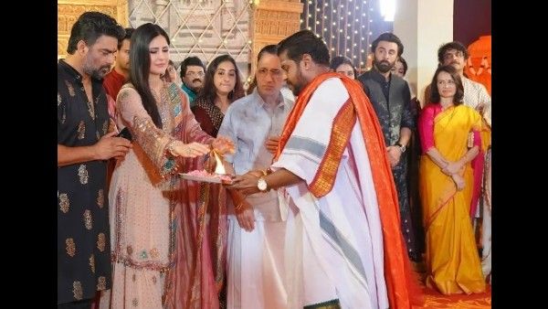 Exes Ranbir Kapoor And Katrina Kaif Share Stage At A Special Navratri Event; Fans React