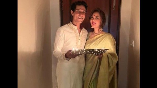 Randeep Hooda Makes His Relationship With Lin Laishram Insta Official; Fan Says 'Ab Toh Shadi Kar Lo'