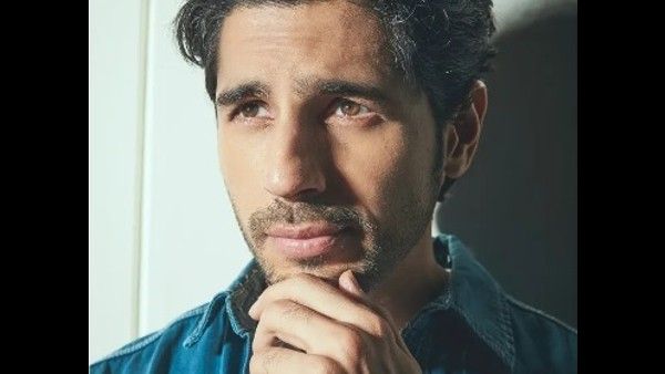 Sidharth Malhotra Reacted Like This When He Came Across A Young Fan Named Kiara; Watch VIDEO