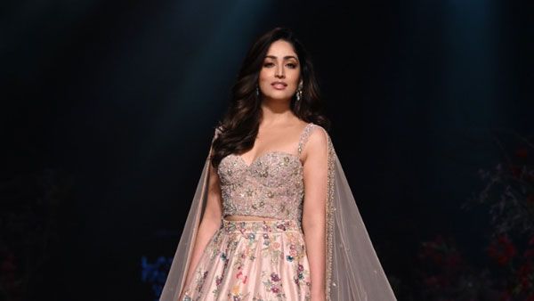 FDCI x Lakme Fashion Week 2022: Yami Gautam Looks Like A Dream As She Turns Showstopper for Shyamal & Bhumika