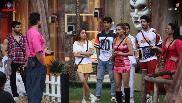 Bigg Boss 16 Nov 15 Highlights: Archana & Priyanka Get Into Huge Fight; Tina Asks Shalin To Maintain Distance