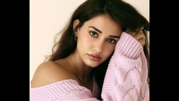 Disha Patani Steps Out For Dinner Date With A Mystery Man Amid Break-Up Rumours With Tiger Shroff; Fans React!