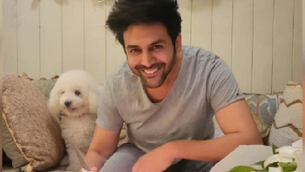 Inside Kartik Aaryan’s Surprise Birthday Celebration With His Family