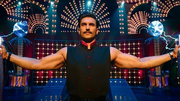 Cirkus Review: Ranveer Singh Starrer Is A Laughter Riot, Perfect Christmas Gift For Fans
