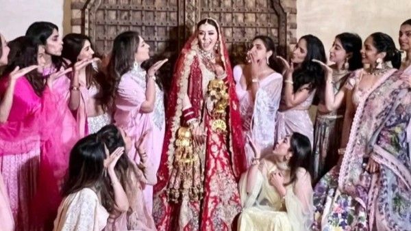 Hansika Motwani, Sohail Kathuriya Exchange Vows; See Viral Photos And Videos
