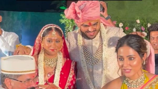 Hina Khan Demands Rs 1 Lakh As Shagun At Manager's Wedding In VIRAL Video. Fans Say 'Dulha Toh Lut Gaya'