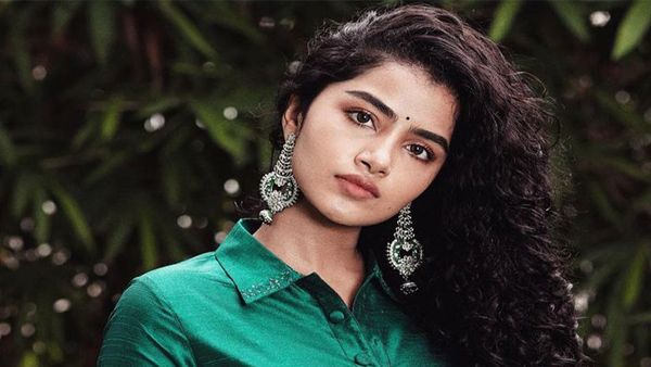 Not Samantha, Anupama Parameswaran Was The First Choice For Rangasthalam? Deets Inside