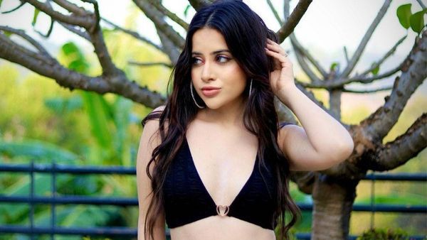 Urfi Javed Clears The Air About Being DETAINED By Dubai Police, Claims They Came But Not For Her Clothes