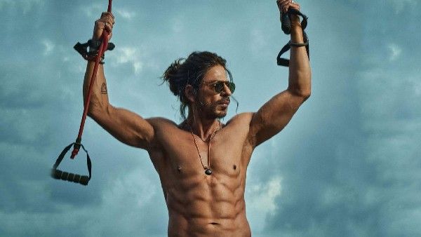 Shah Rukh Khan Set To Re-Emerge As King Khan As Pathaan Set To Open Really Big At 50 Crores