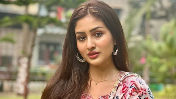 EXCLUSIVE! Parineetii Actress Anchal Sahu On Social Media: Dikhavati Duniya Or Real Duniya Mein...