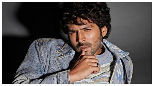 Star VS Stardom Over 30 Yrs: Shehzada Kartik Aaryan Shares Video Of School Kids; Trolled For Behaving Like SRK