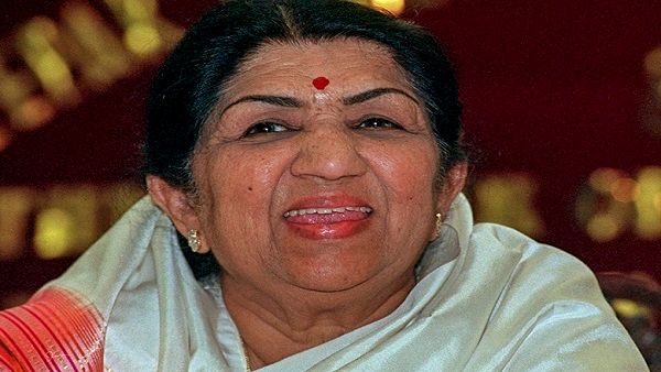 Lata Mangeshkar Death Anniversary: Remembering When The Nightingale Of India Posed For Her First Pamphlet