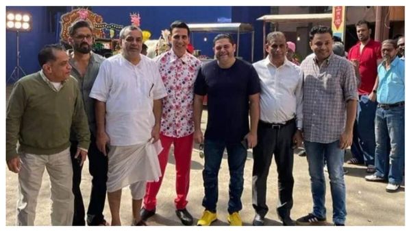Ab Hoge 25 Din Me...: Fans On Akshay Kumar, Paresh Rawal, Suniel Shetty's VIRAL PIC From Hera Pheri 3 Set