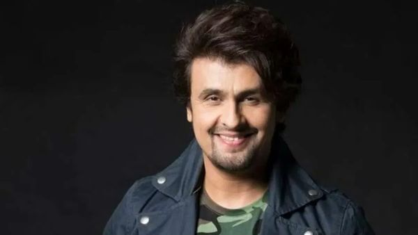 VIDEO: Singer Sonu Nigam & His Team Attacked In Musical Concert, Rushed To Hospital