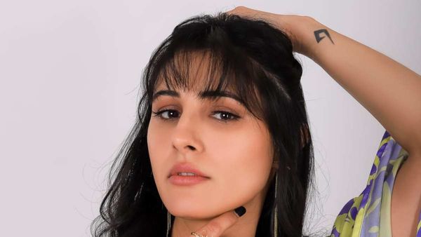 Alibaba Actress Saanvie Tallwar Sets Temperature Soaring In A Lavender Indo-Western Outfit