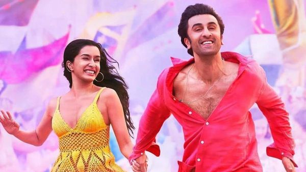 Tu Jhoothi Main Makkar Twitter Review: Netizens Hail Ranbir-Shraddha's Rom-Com As ‘WHOLESOME' Entertainer